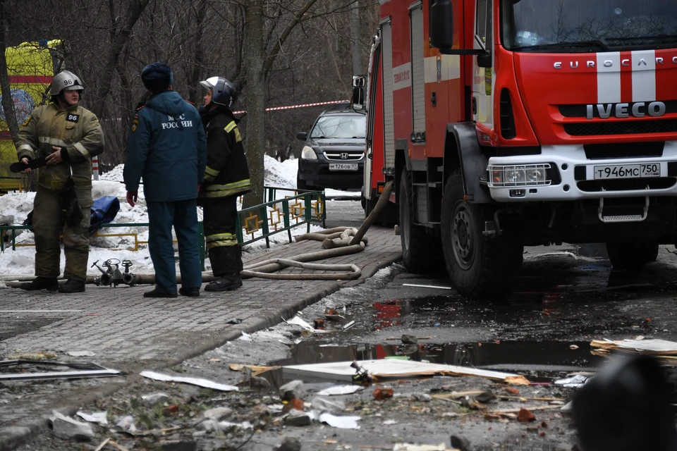 Ребенка без признаков жизни вынесли из горящей квартиры в Нижнем Новгороде.