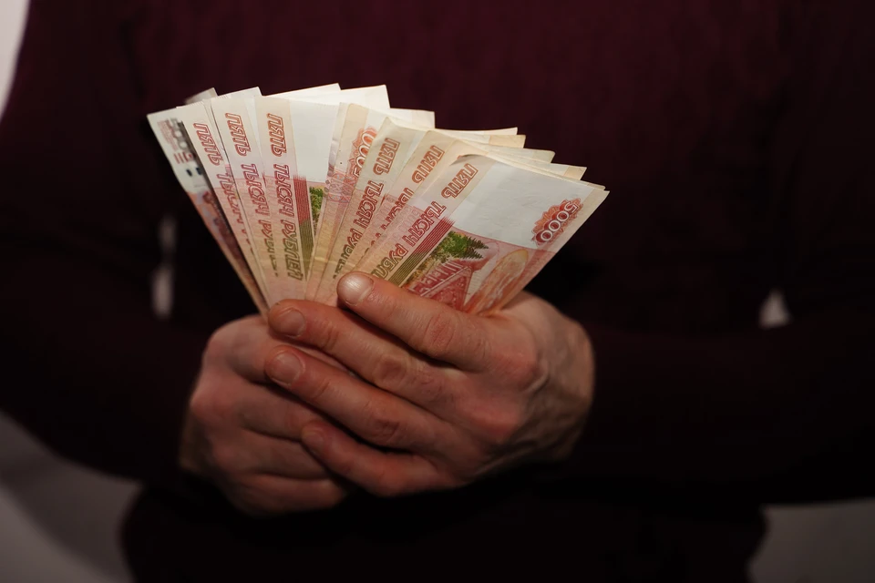 Минфин России направит на покупку валюты и золота 114,4 млрд рублей