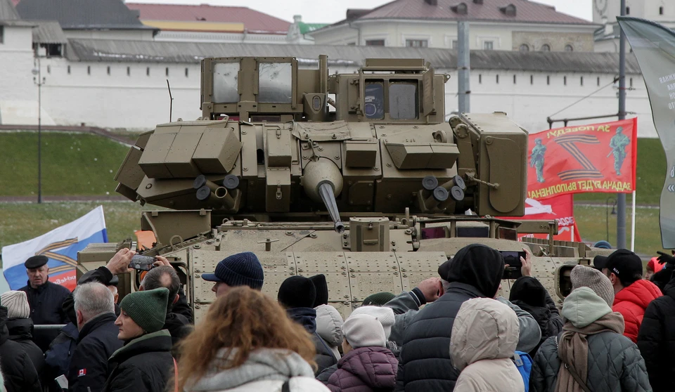 ВС РФ сожгли боевую машину Bradley в районе Курской области