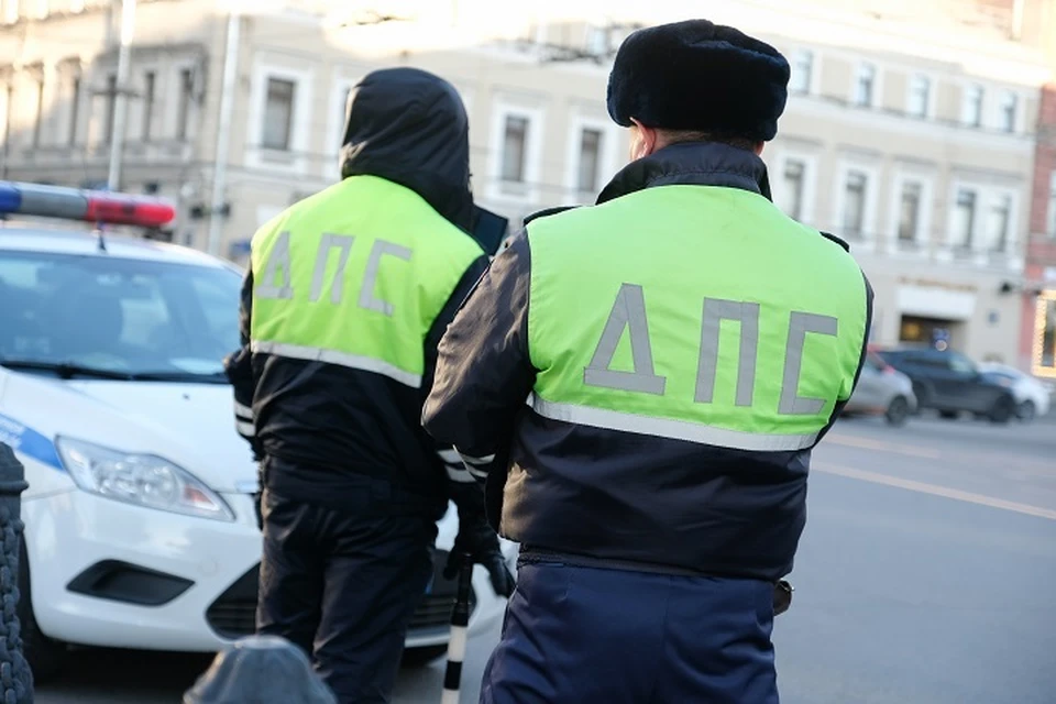 Женщина на «Хонде» выехала на встречку и врезалась в автобус на Колымской трассе