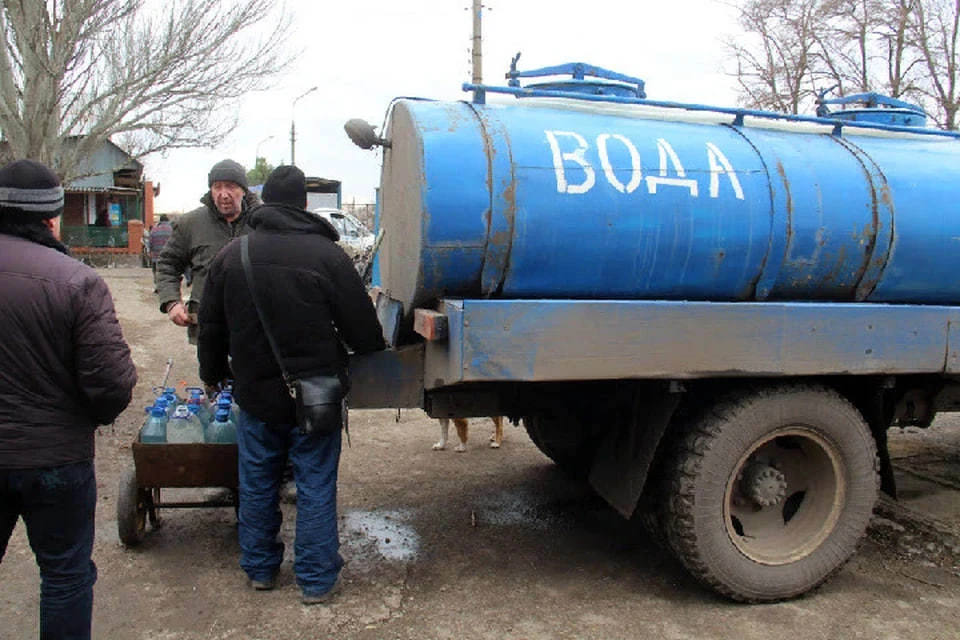 Глава ДНР поручил составить график подвоза воды в новогодние праздники. Фото: МЧС ДНР