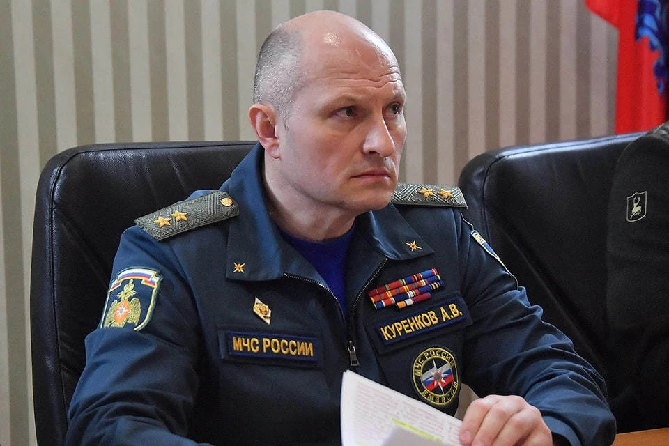 Глава МЧС Куренков прибыл в Анапу для контроля работ по ликвидации мазута