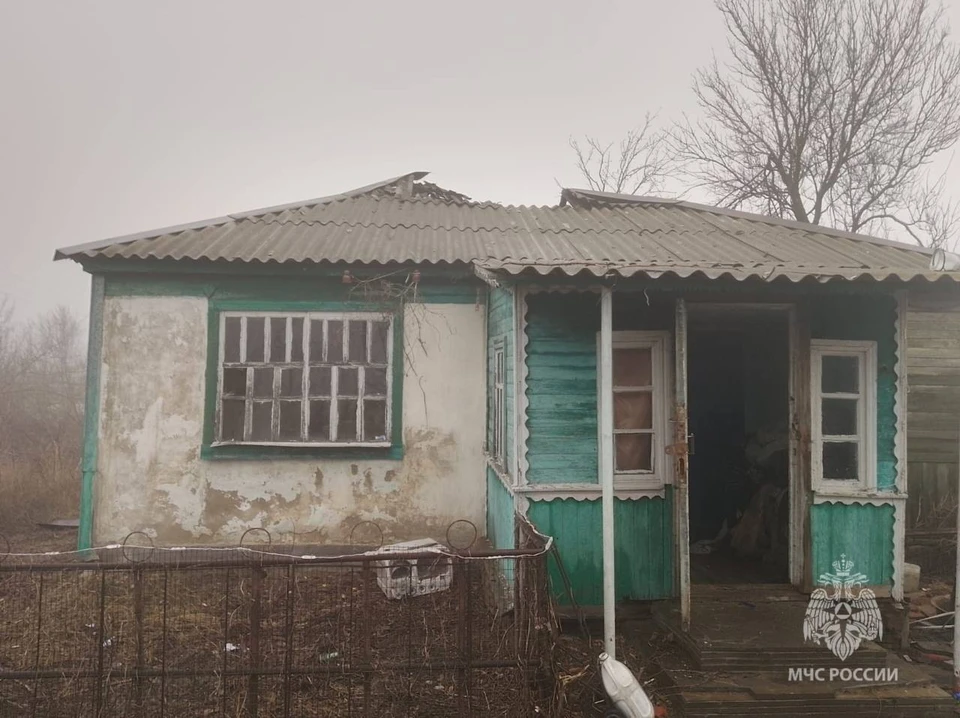 В хуторе под Ростовом сгорел дом. Фото: ГУ МЧС по РО