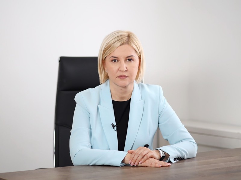 Ирина Влах: Мы будем собирать счета и передавать их под ёлку у входа в здание Правительства