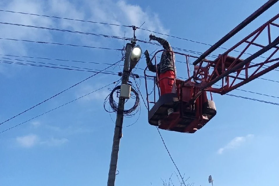 В селе Запорожье Токмакского округа восстановили уличное освещение. ФОТО: администрация Токмакского МО