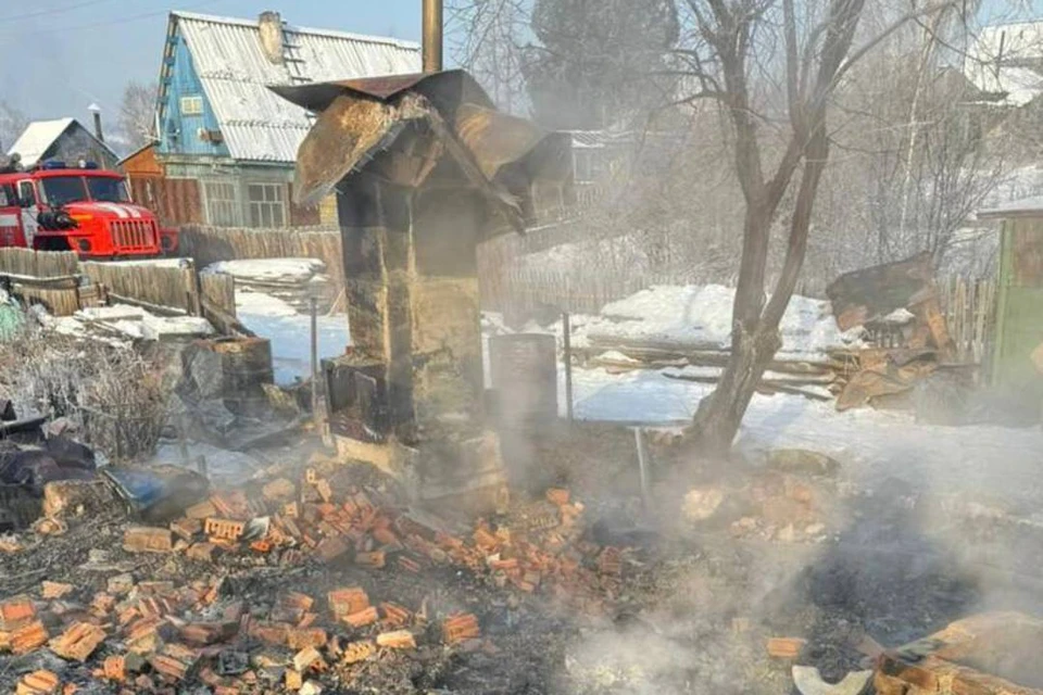 Семейная пара погибла на пожаре в Братске.