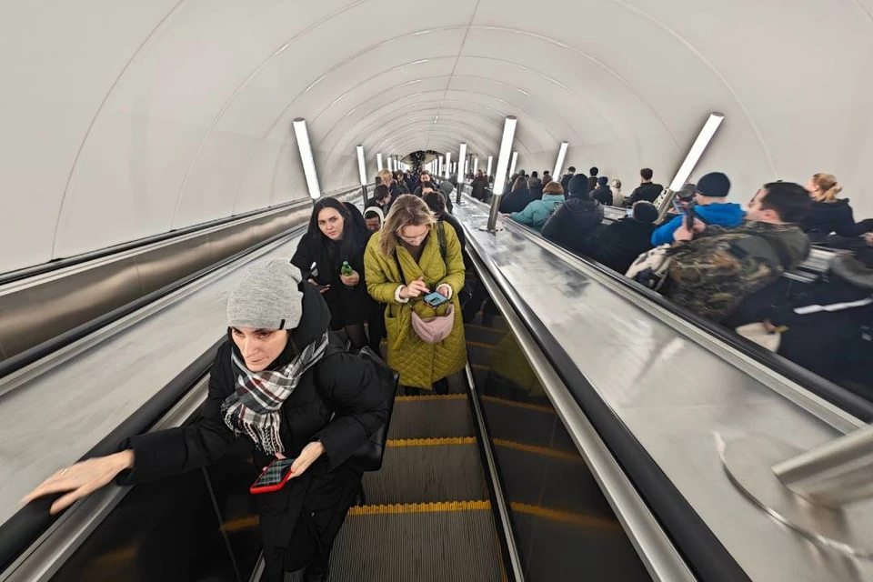 Метро в Петербурге хорошее, но маленькое.