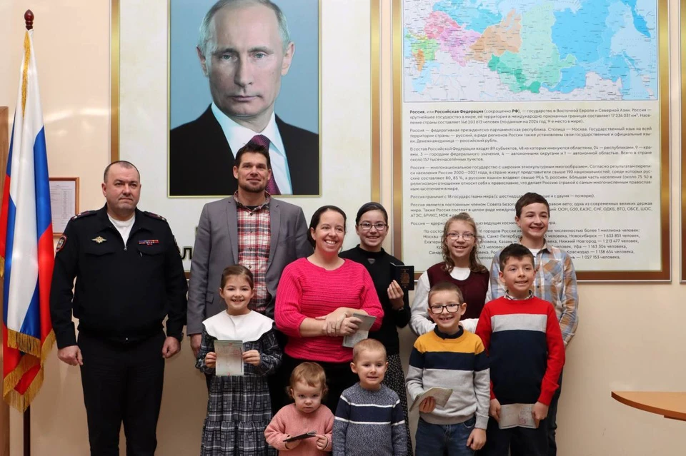 Семья Фейнстра из Канады получила РВП в Нижегородской области. Фото: пресс-служба правительства Нижегородской области