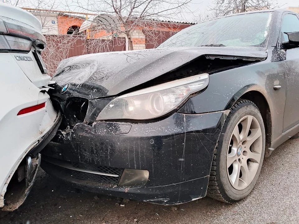 В Губкине собрался паровоз из попавших в ДТП автомобилей. фото: УМВД России по Белгородской области.