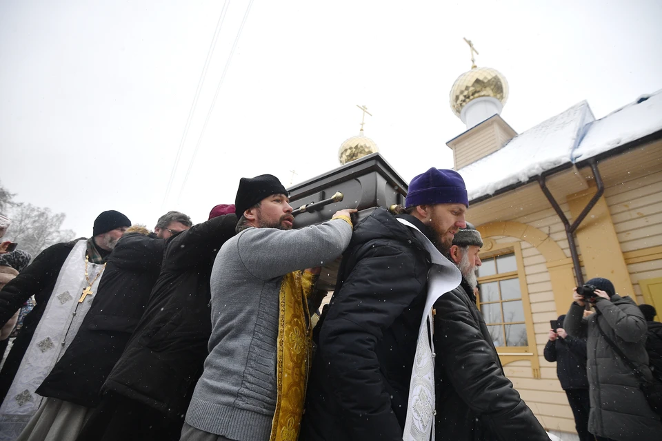 18 февраля иерея Анатолий Першина, погибшего в ДТП, похоронили у храма, где он служил