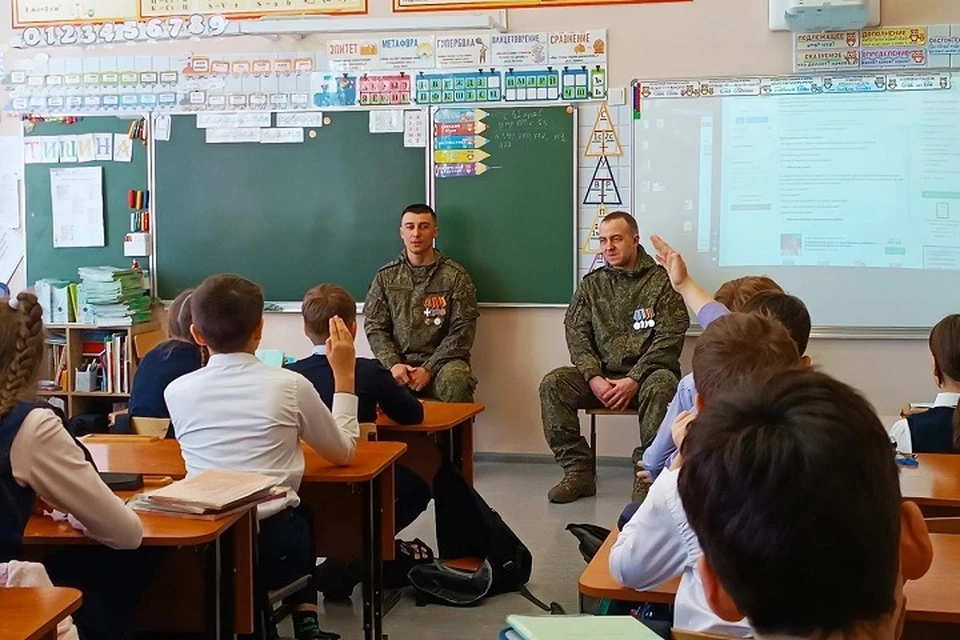 Ветераны СВО провели для школьников Хабаровского края «уроки мужества» Фото: пресс-служба Восточного военного округа