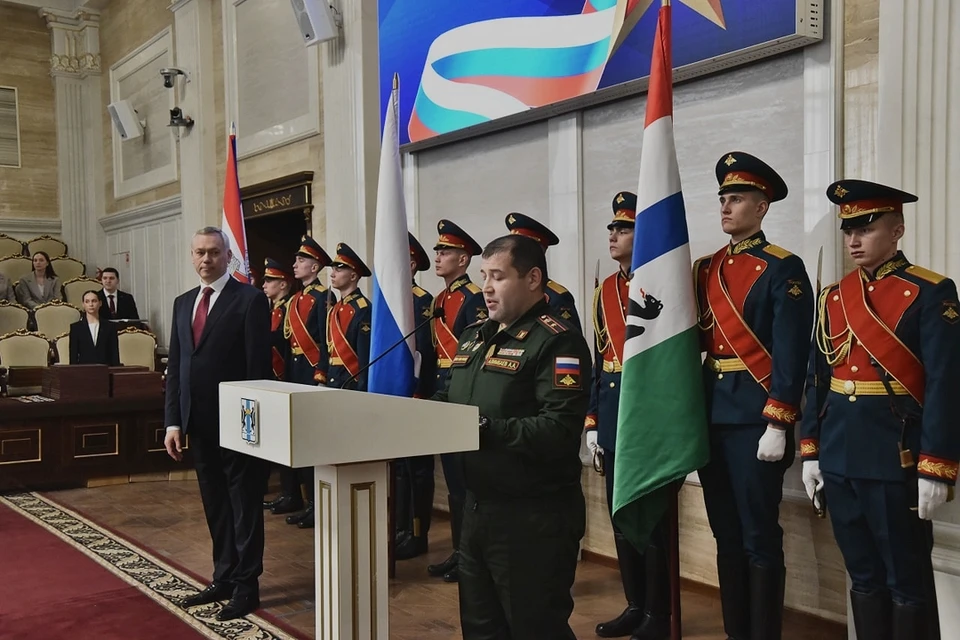 В Новосибирске губернатор наградил защитников Отечества в преддверии 23 февраля. Фото: правительство Новосибирской области