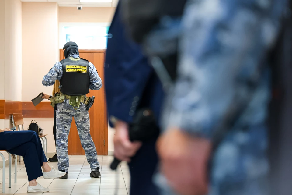 За нарушение общественного порядка в суде предусмотрена административная ответственность