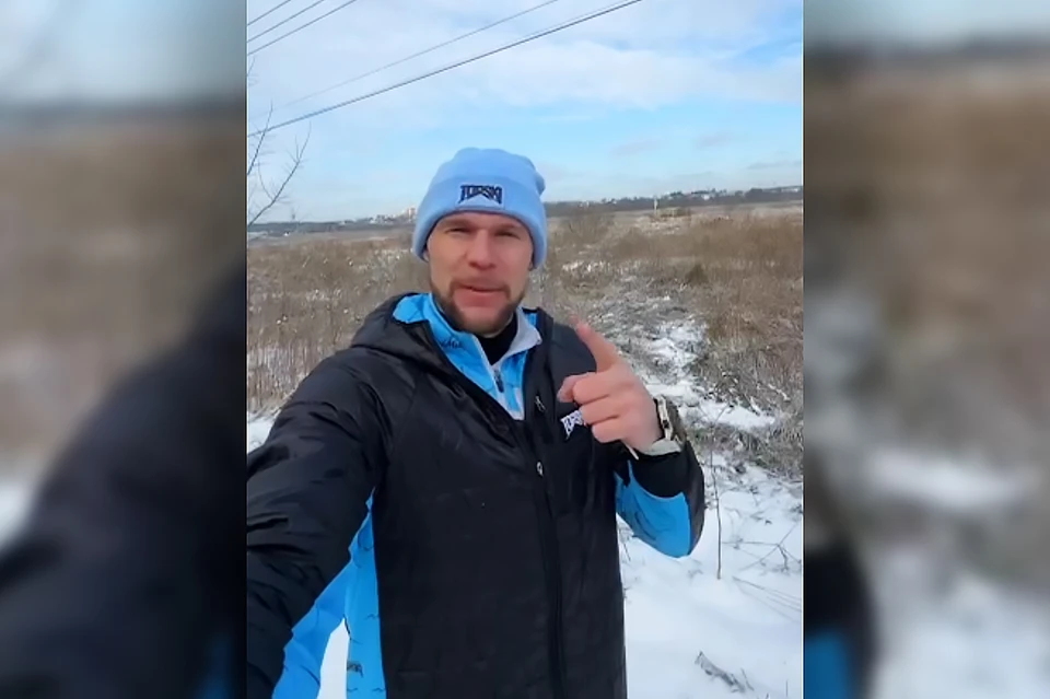 Известный лыжник передал всем видео-привет и пригласил спортсменов принять участие в заполярной гонке. Фото: кадр из видео / Александр Панжинский / t.me/apanzhinskiy