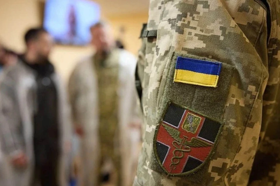 Военкор Безсонов: на маркетплейсах России обнаружилась одежда с символикой ВСУ