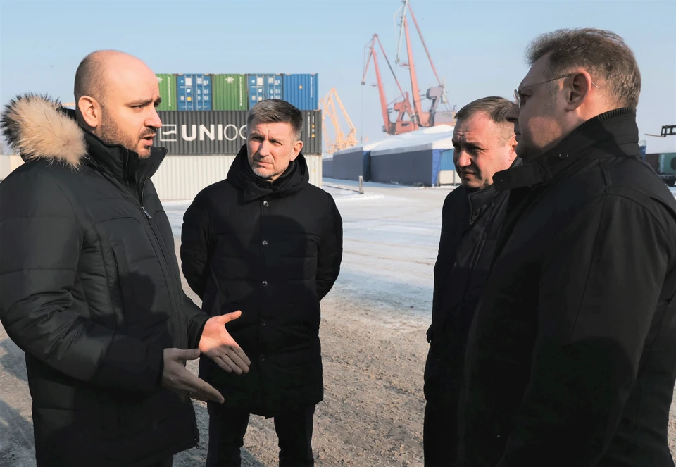Гендиректор «КуйбышевАзота» Александр Герасименко и гендиректор «Порта Тольятти» Павел Королев познакомили гостей с работой комплекса