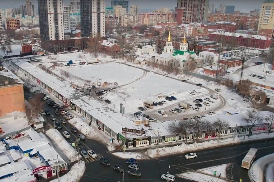 Территория стадиона "Буревестник" уже давно находится в запустении / Фото: скриншот с видео Евгения Щекина