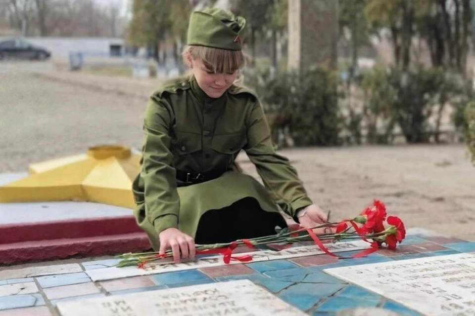 В Алешкинском округе обиходили братские могилы советских солдат. Фото: администрация Алешкинского округа