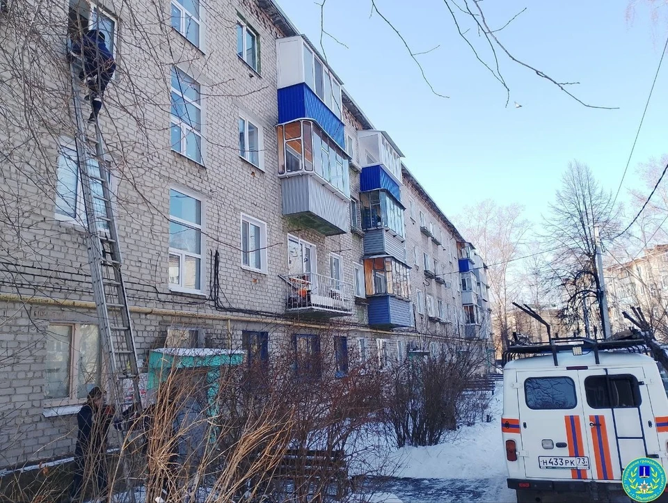 Ульяновские спасатели помогли женщине, запертой в квартире. ФОТО: тг-канал Управления гражданской защиты Ульяновска