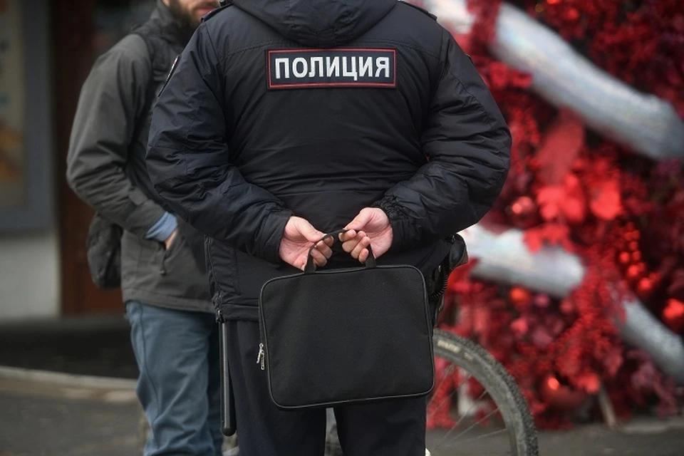 На Урале участковому пришлось скрутить дебошира