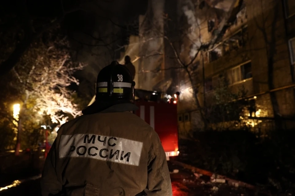 В двух частных домах Калининского района Новосибирска вспыхнул пожар.