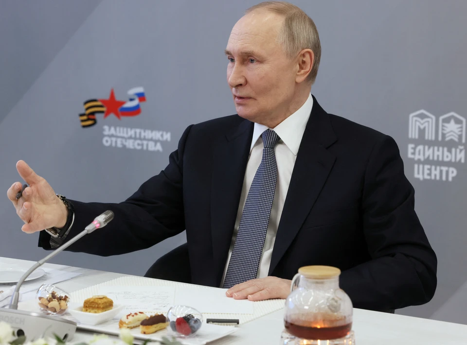 Путин дал обещание наградить женщину-медика, вынесшую тело мужа с поля боя