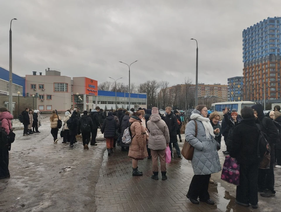 Школу №120 эвакуировали в Нижнем Новгороде.