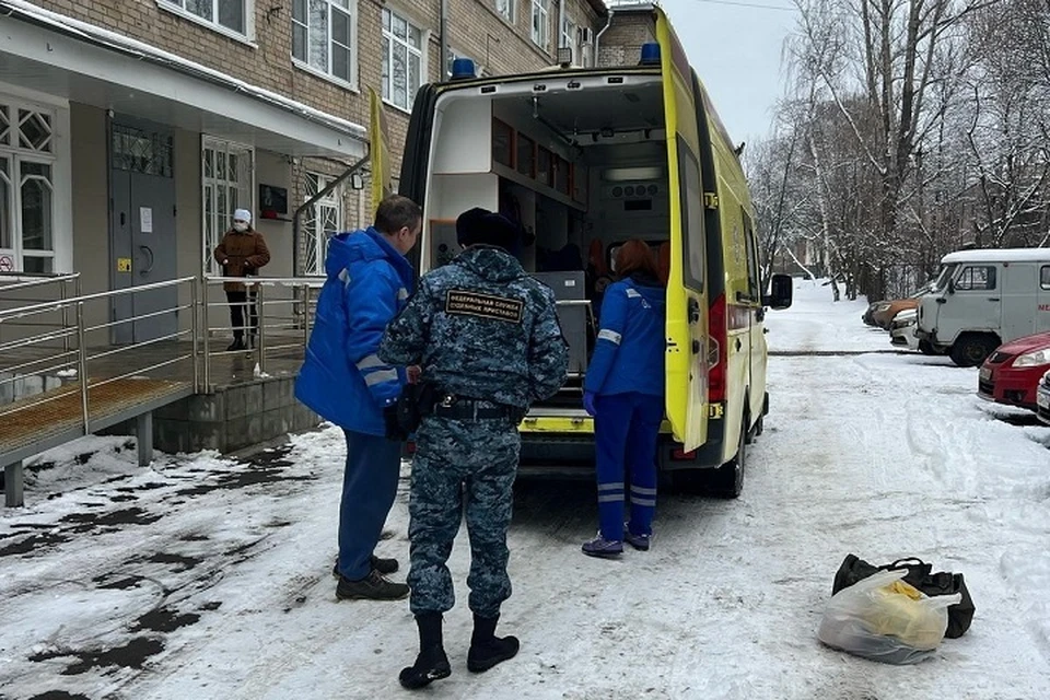 Ярославские приставы помогли госпитализировать больного в туберкулезную клинику. ФОТО: УФССП по Ярославской области