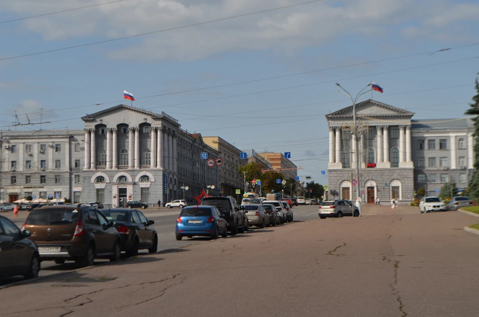 Подачу воды перекрыли в нескольких административных зданиях в центре города