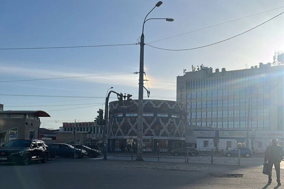 По мнению казанцев, на рынке почти не торгуют местные жители, а цены значительно выше магазинных.