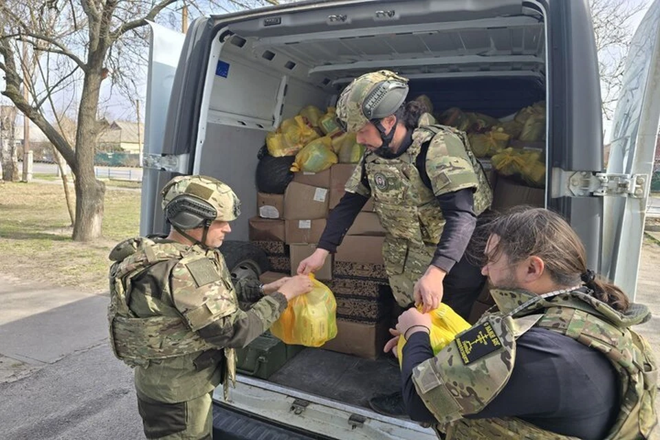 Большой гуманитарный груз доставили в Голую Пристань из Крыма. Фото: Специальный гуманитарный центр Крымской митрополии