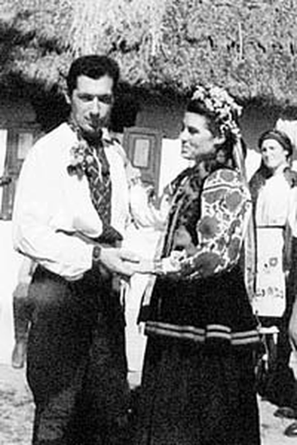 «Красноармеец» Сергей Музыка с киношной невестой Галей. А женился на другой.