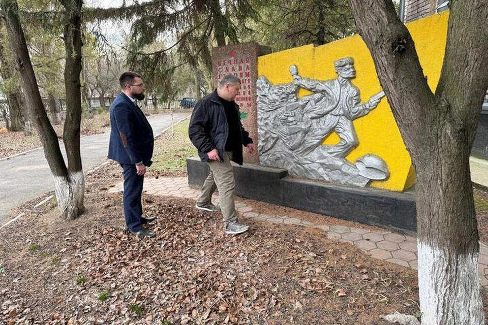 Памятник подпольщикам восстановят в Новой Каховке рязанцы. Фото: тг-канал Виталия Гуры