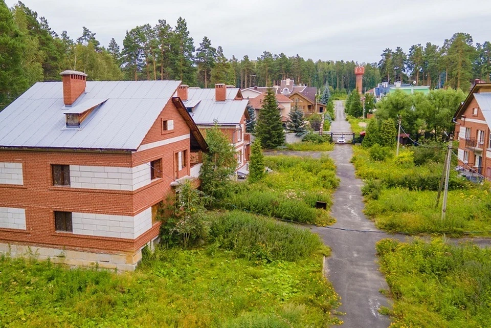 Поселок расположился в 33 километрах от Екатеринбурга. Фото: аукционная документация Дом.РФ