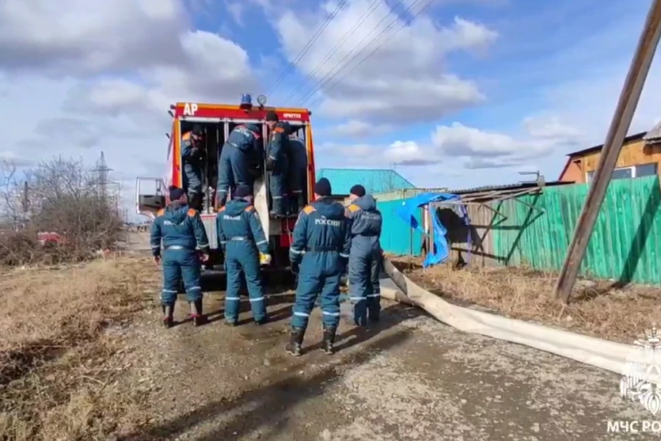 В Иркутской области пять районов топит талыми водами.