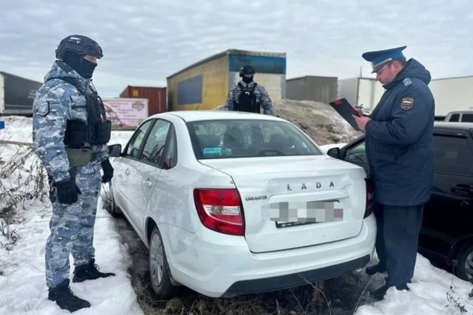 Генпрокуратура: более 600 конфискованных автомобилей передано в МО в 2024 году. Фото: пресс-служба УФССП по Удмуртии