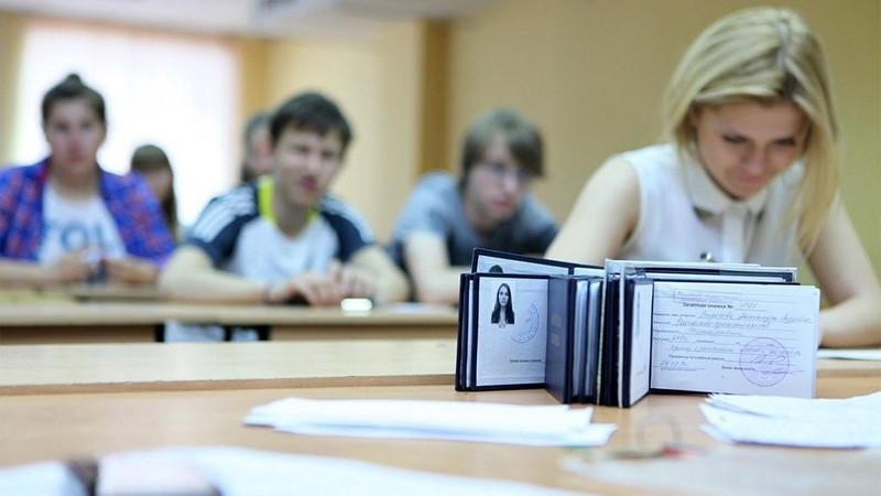 Студентке не понравилось, что ей придётся отвечать на все вопросы, а не на один. Фото:соцсети