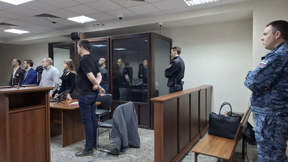 обвиняемым продлен срок содержания под стражей по 21 апреля включительно