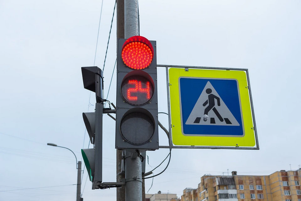 Жители Бердска просят установить светофор на месте ДТП, где погиб ребенок.