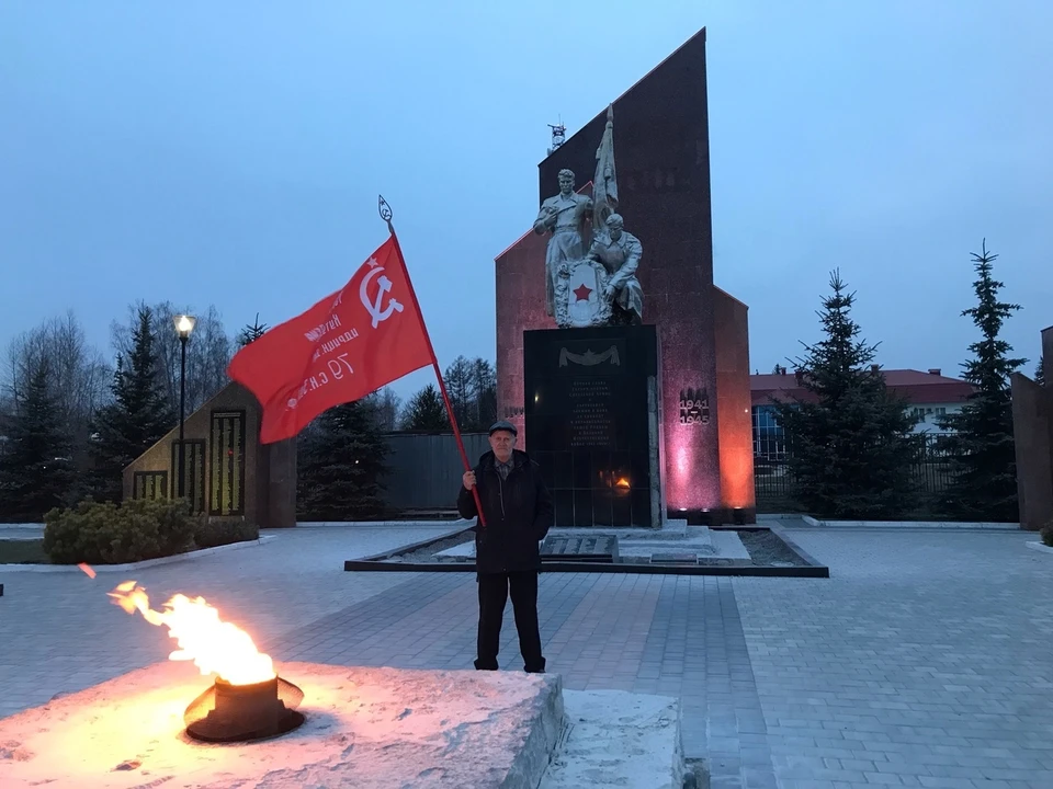 Житель Щекино организовал личную Вахту памяти у первого в СССР Вечного огня. Фото: сообщество ВК "Тульский искатель".