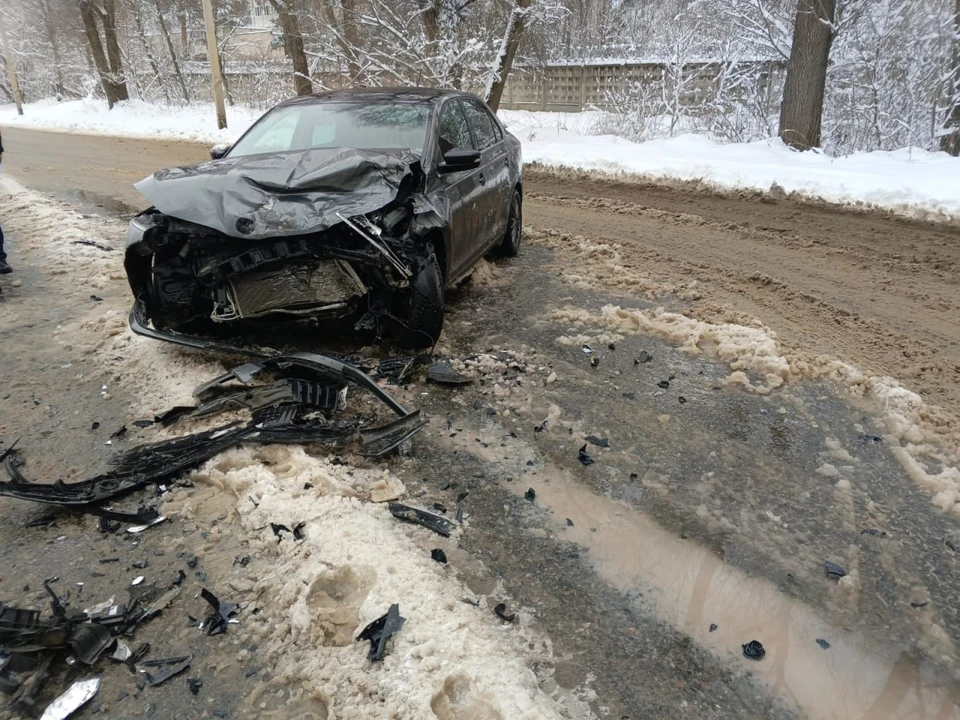 В Обнинске машина вылетела на встречную полосу из-за заноса