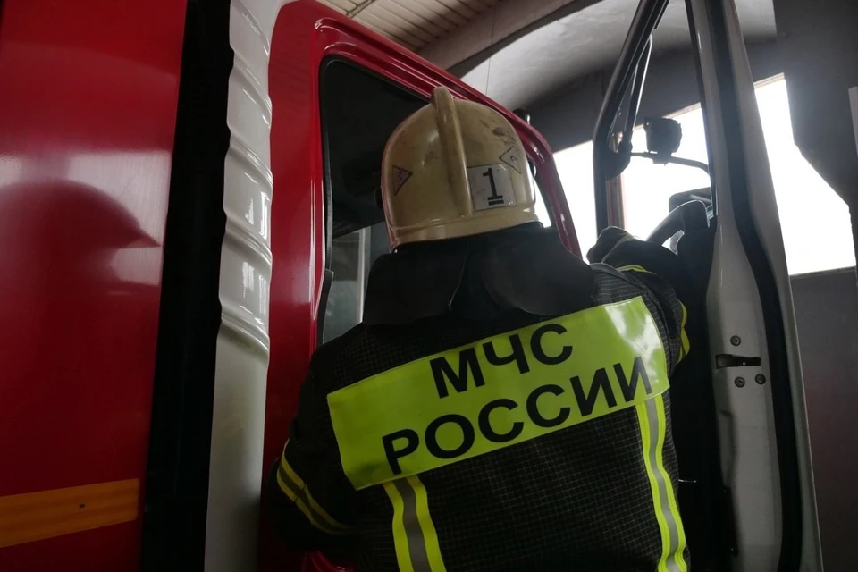 До приезда пожарных из торгового центра эвакуировались 20 человек