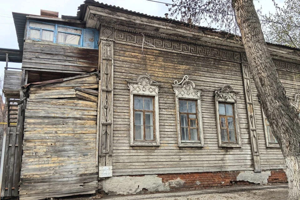 Дом сохранил подлинные элементы декора.