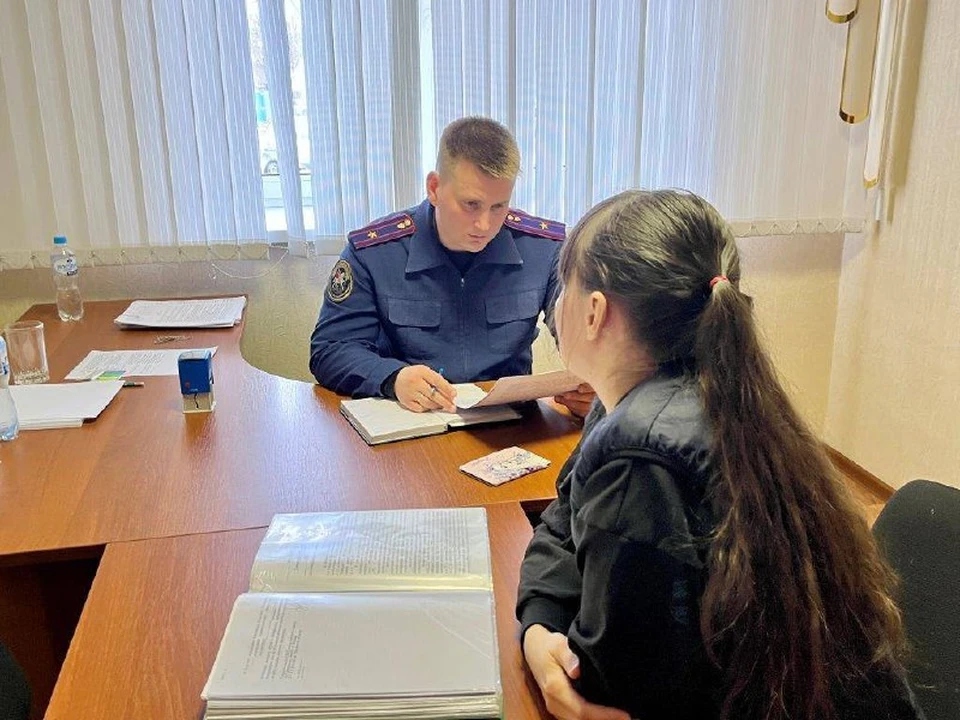 По всем вопросам специалисты дали разъяснения, а также приняли письменные обращения на имя главы ведомства. Фото предоставлено СК России.