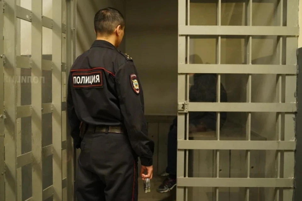 Следком опубликовал кадры задержания в Приморье членов ОПГ, вымогавших деньги
