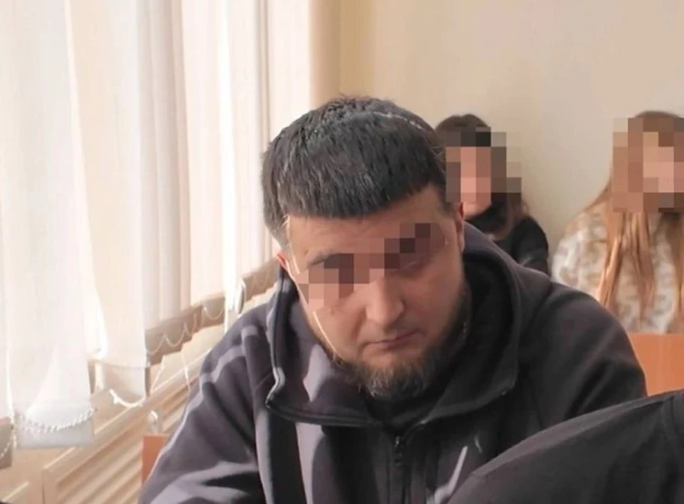 Мужчину обвиняют в причастности к банде, заставлявшей женщин заниматься проституцией