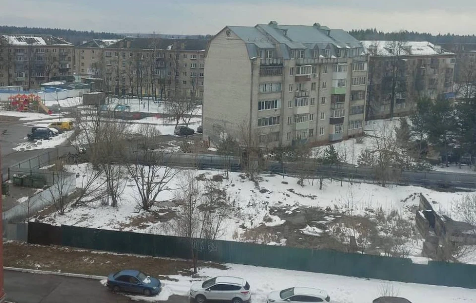 В Жуковском районе закрыли стройку, где в затопленный подвал провалился ребёнок