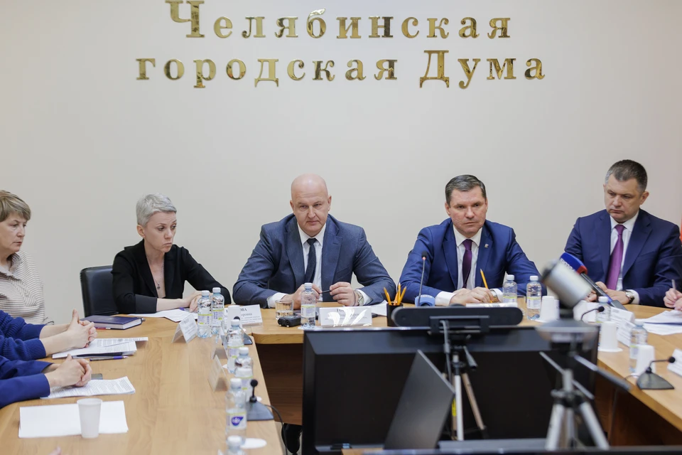 В Челябинской городской Думе обсудили правила сноса незаконных нестационарных объектов.