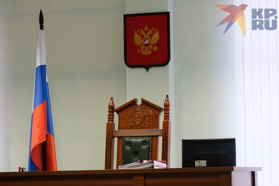 В 1993 году мужчина добровольно указал себя немцем с учетом национальности одного из родителей.