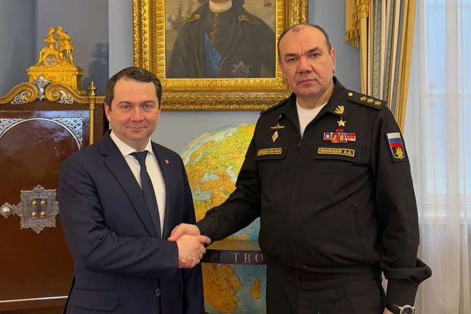 16 апреля отмечает день рождения главнокомандующий Военно-морским флотом России, Герой РФ Александр Моисеев - ему исполнилось 63 года. Фото: Правительство Мурманской области